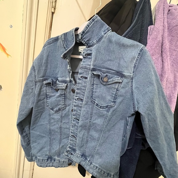 Bunch of clothes - Picture 2 of 6